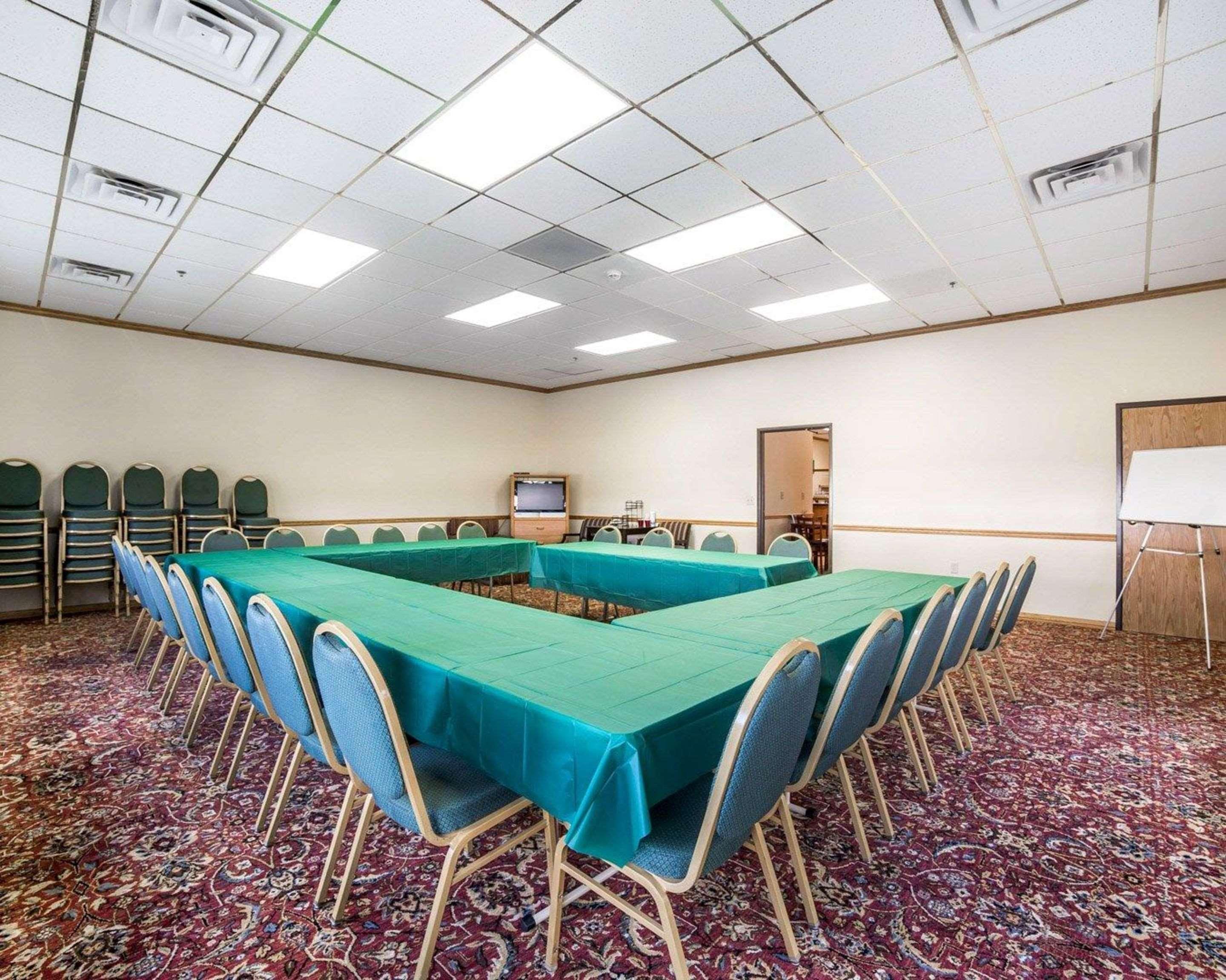 Fairbridge Inn & Suites Glendive Bagian luar foto