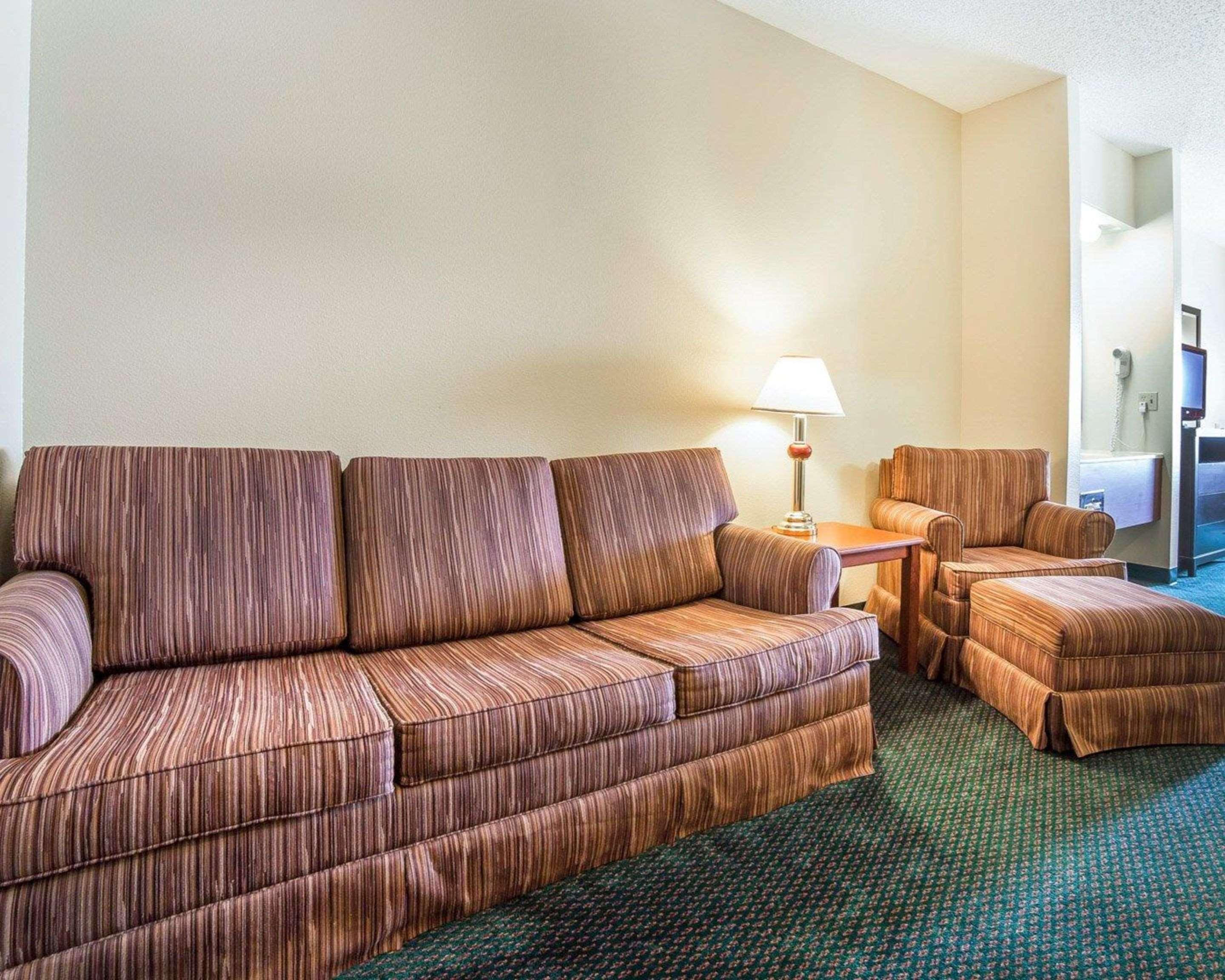 Fairbridge Inn & Suites Glendive Bagian luar foto