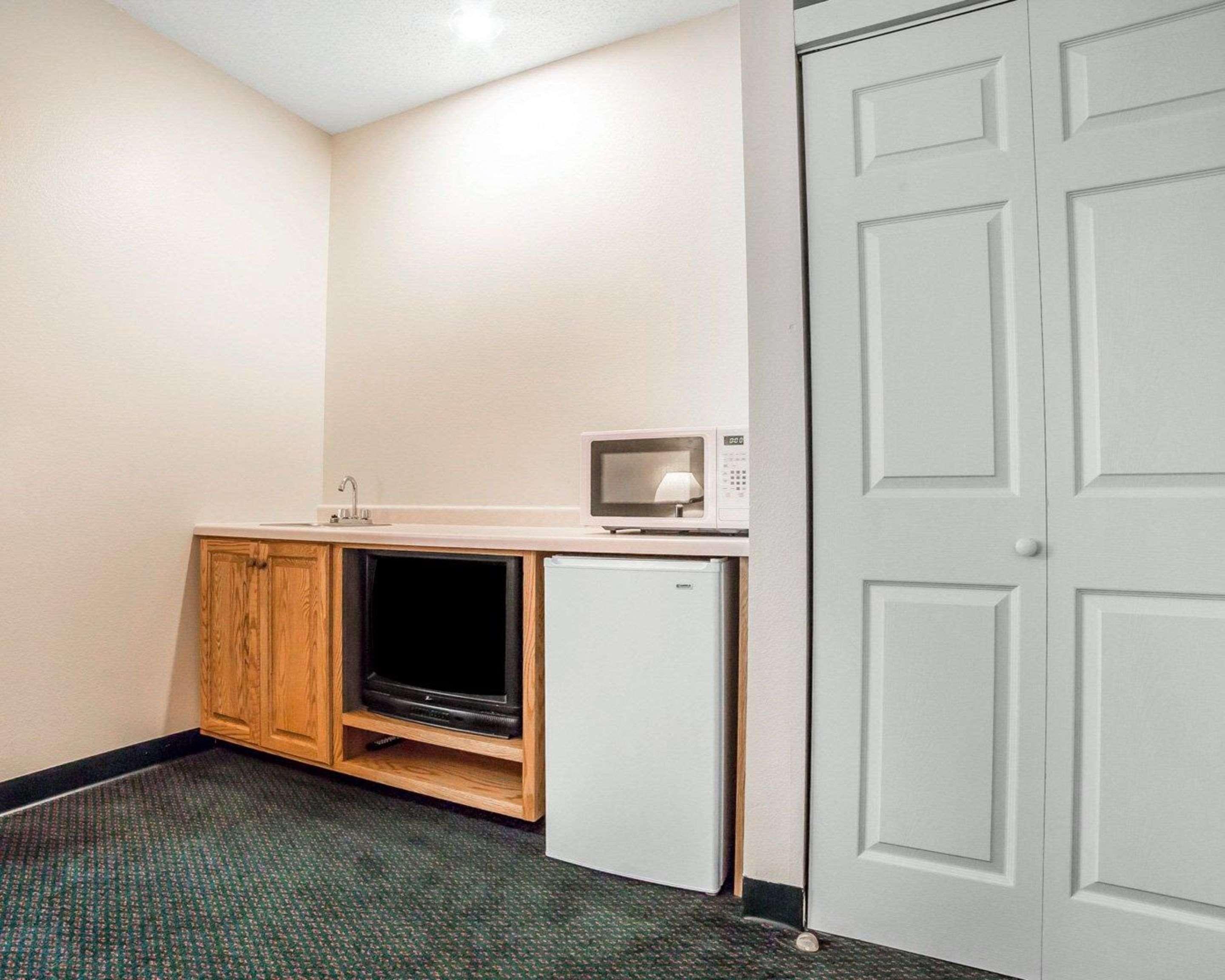 Fairbridge Inn & Suites Glendive Bagian luar foto